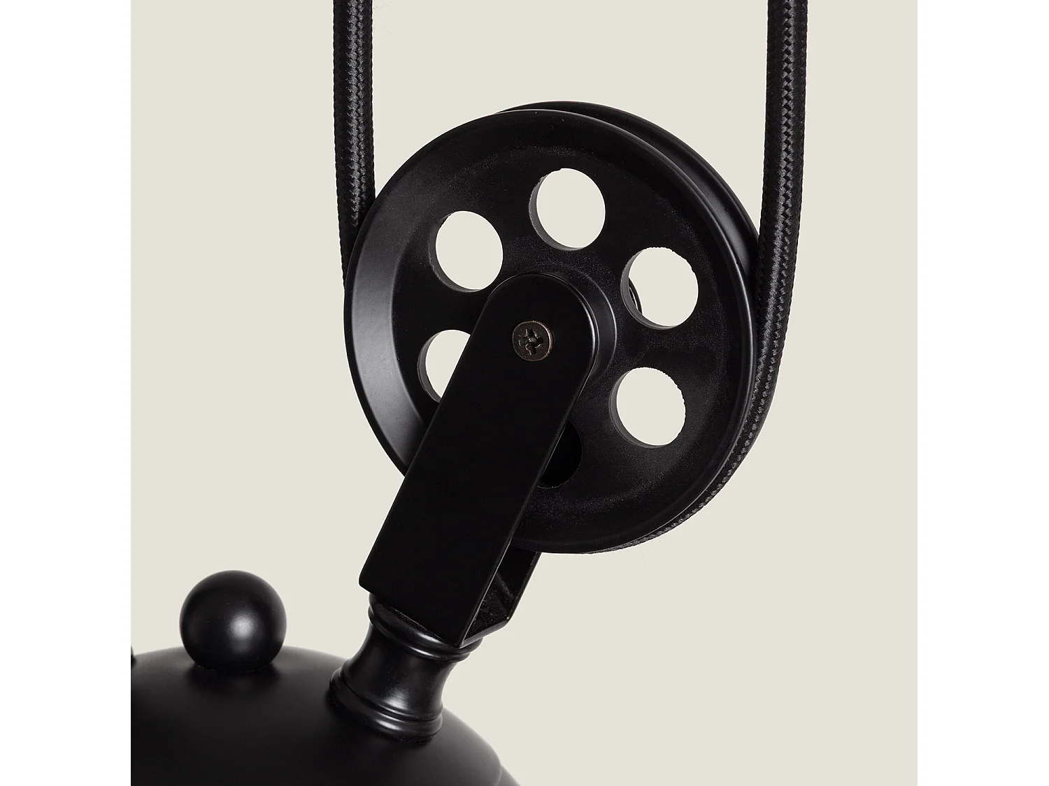 Suspension Métal Pusaka Noir