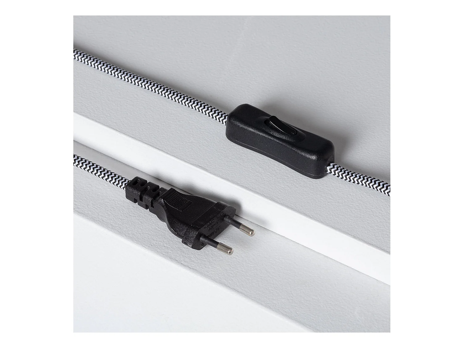 Lámpara de Mesa de Metal y Cristal Shirley Dorado