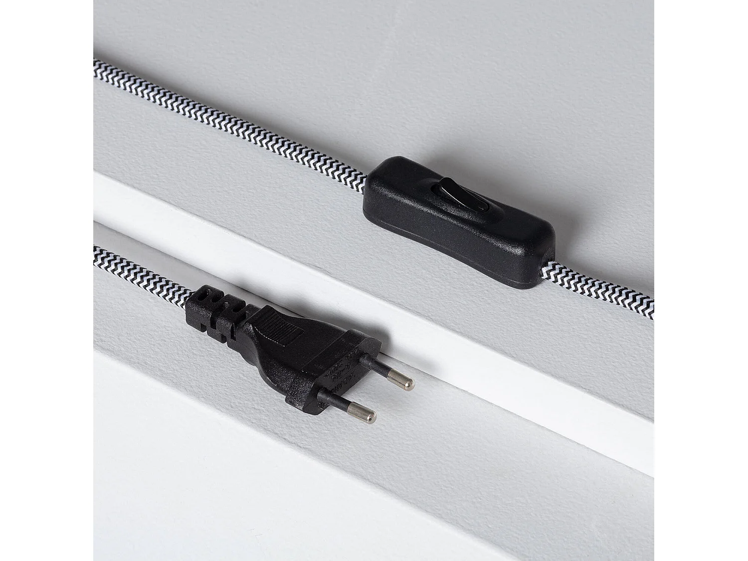 Lampada da Tavolo in Metallo e Vetro Shirley Oro