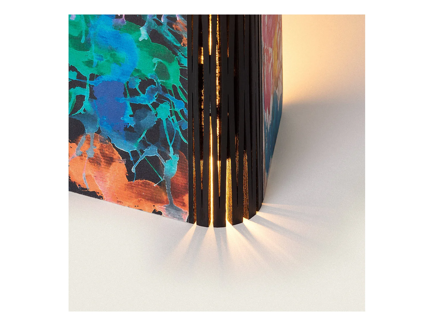 Lámpara Libro Solidario #IluminaSuFuturo 3000K Blanco Cálido