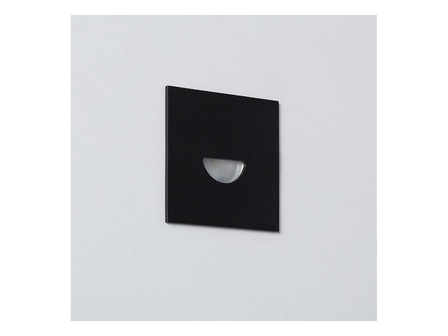 Balise LED Extérieure 2W Encastrable au Mur Carrée Guell Noire  2700K Blanc chaud