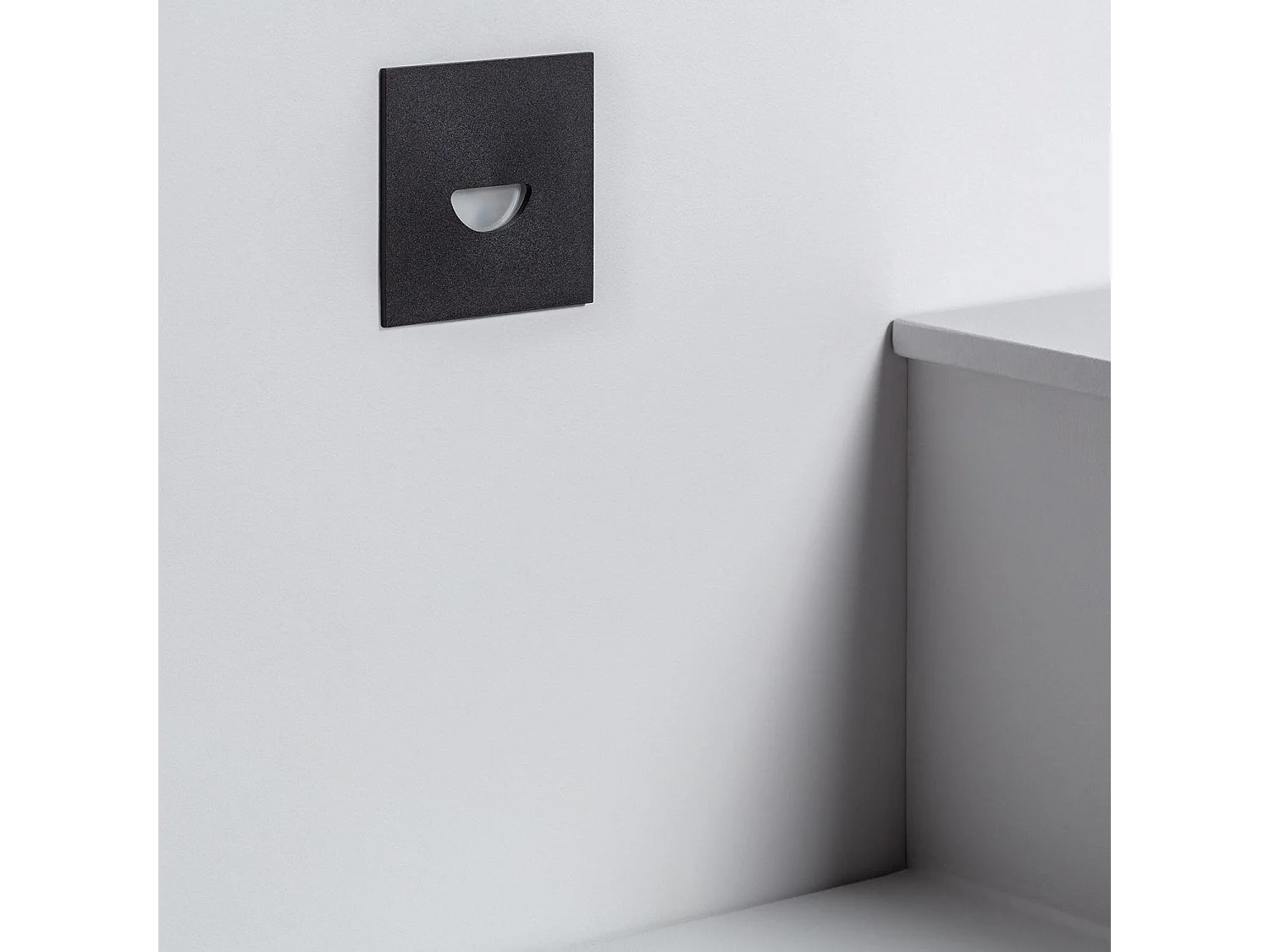 Segnapasso da Esterno LED 2W da Incasso a Parete Quadrato Nero Guell 2700K Bianco Caldo