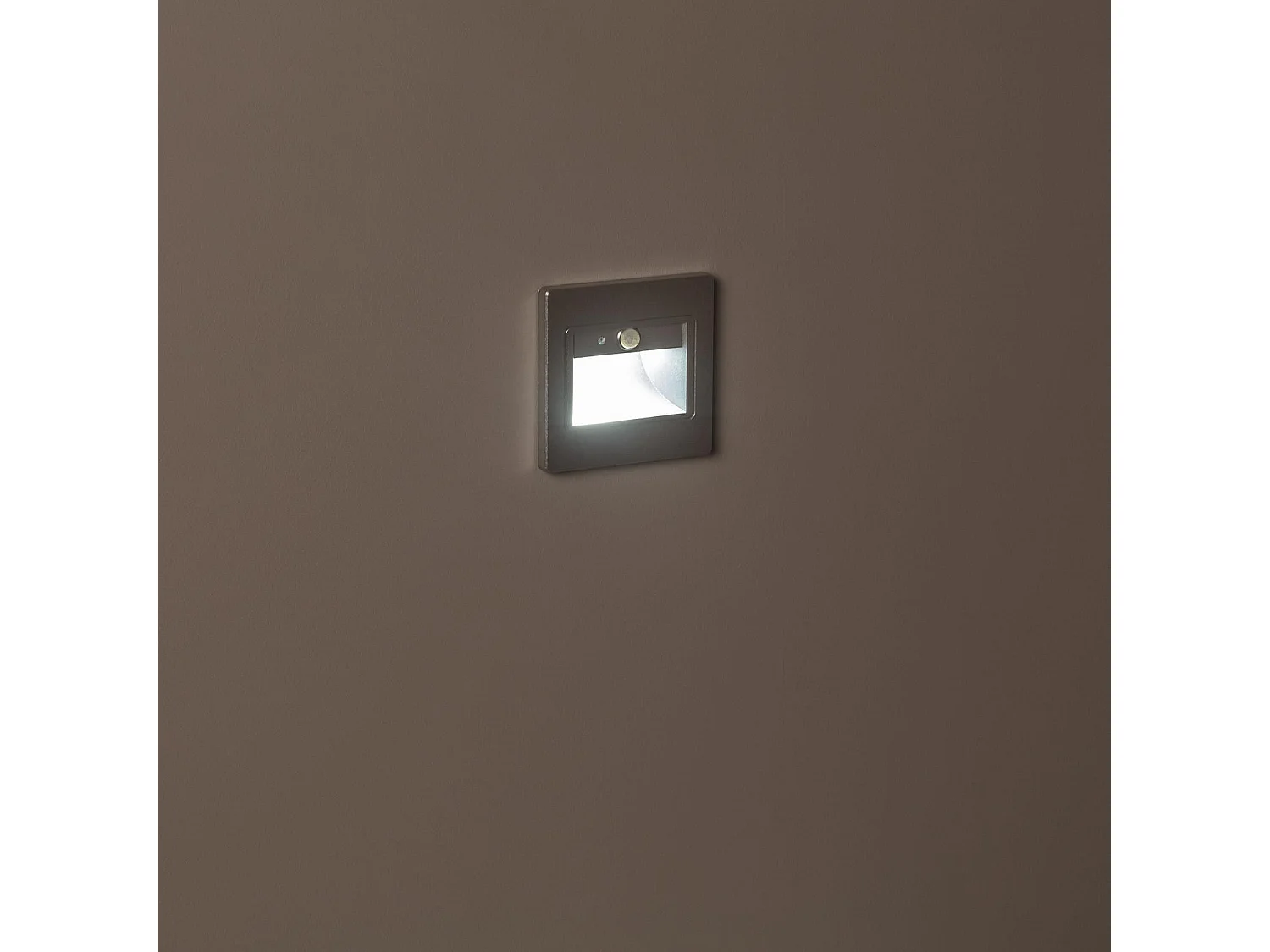 Segnapasso da Parete LED 1.5W da Incasso con Sensore PIR Bark Grigio 3000K Bianco Caldo