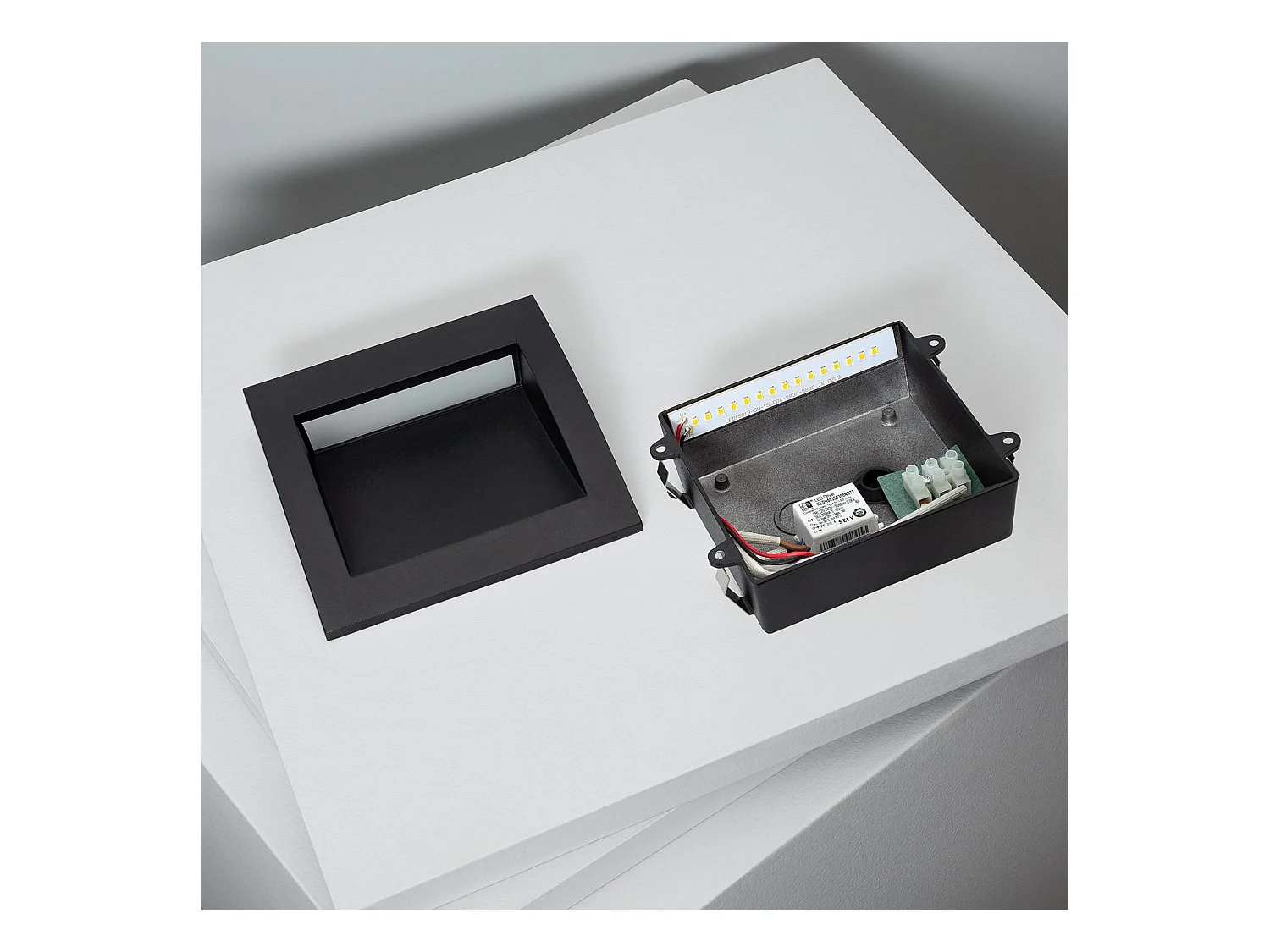 Segnapasso LED per Esterno 4W da Incasso Parete Quadrato Nero Natt 4000K Bianco Naturale