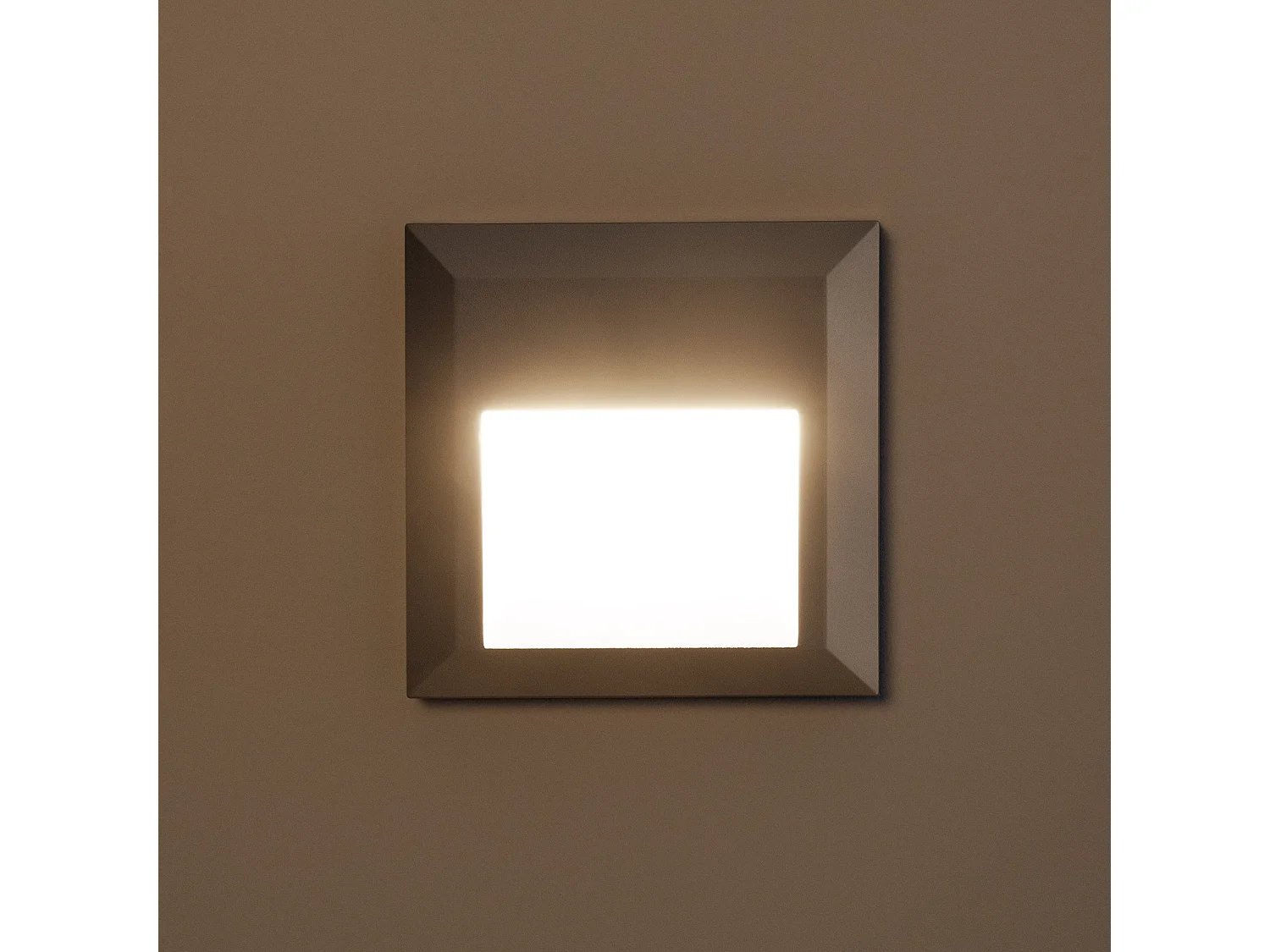 Balise LED Extérieure En Saillie au Mur Carrée Edulis Blanche 2700K Blanc chaud