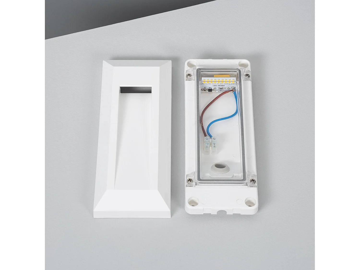 Balise LED Extérieure en Saillie au Mur Rectangulaire Edulis Blanche 4000K Blanc neutre