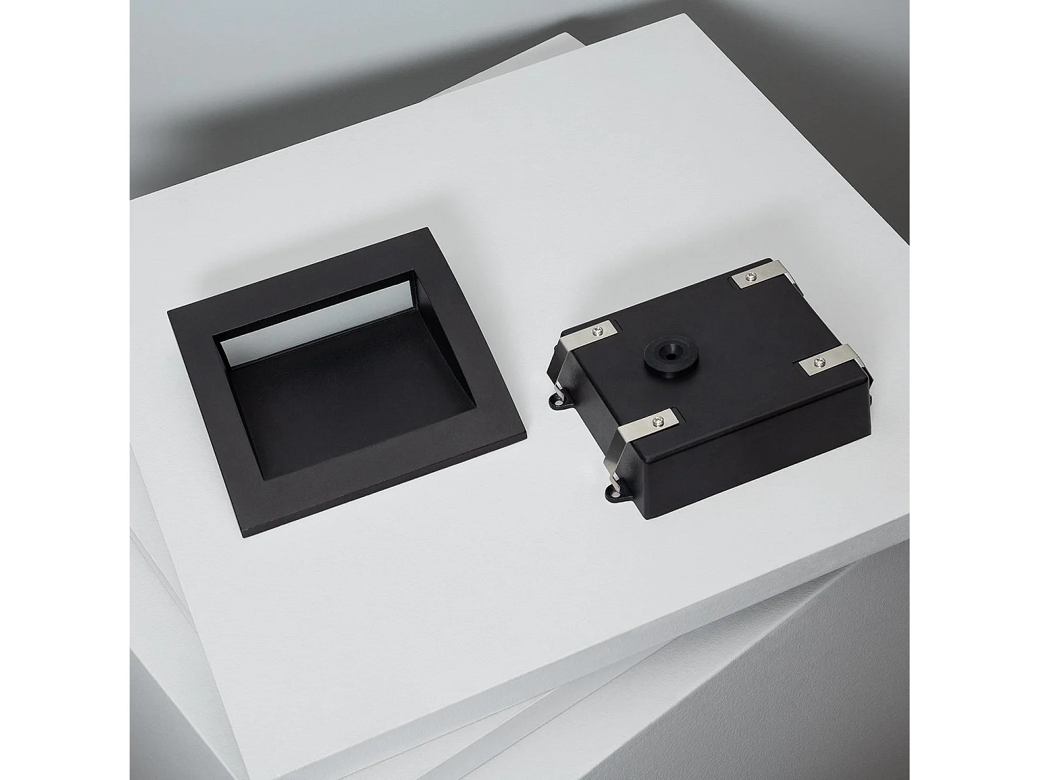 Balise LED Extérieure 4W Encastrable au Mur Carrée Natt Noire 2700K Blanc chaud