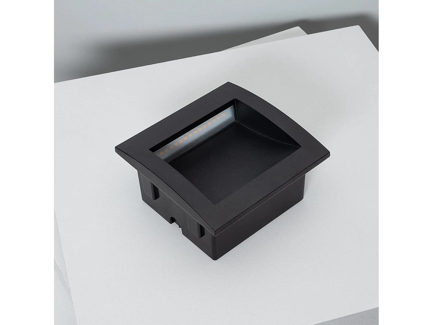 Balise LED Extérieure 4W Encastrable au Mur Carrée Natt Noire 2700K Blanc chaud