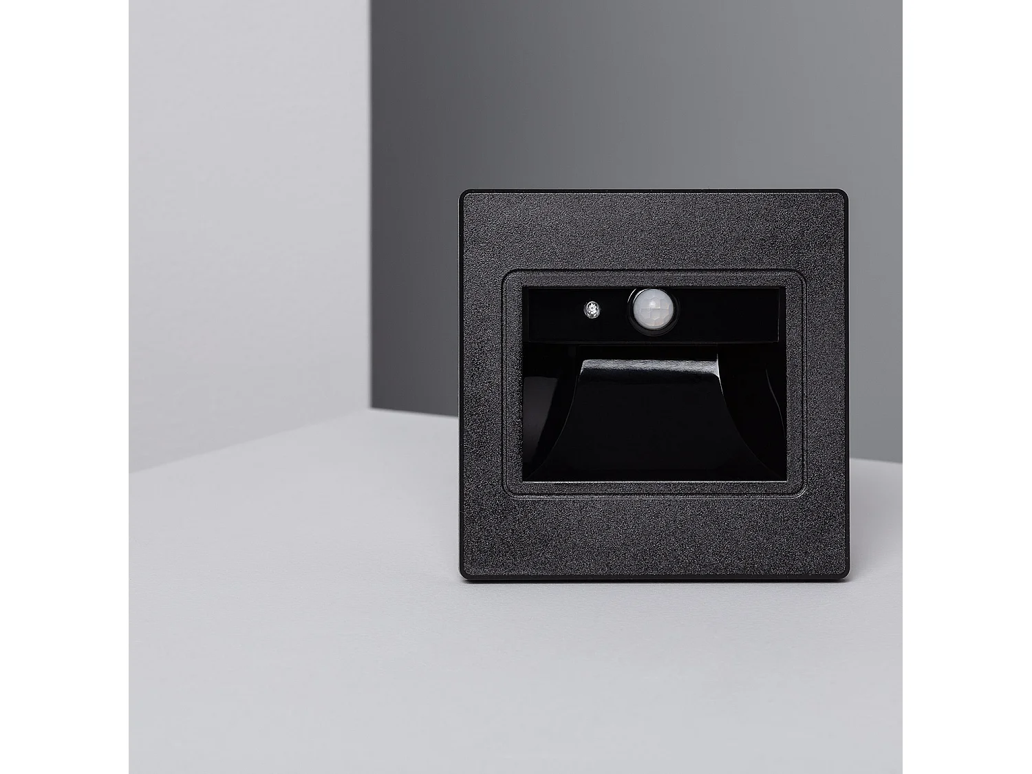 Balise Murale LED Encastrable Bark 1.5W Noire avec Capteur PIR  3000K Blanc chaud