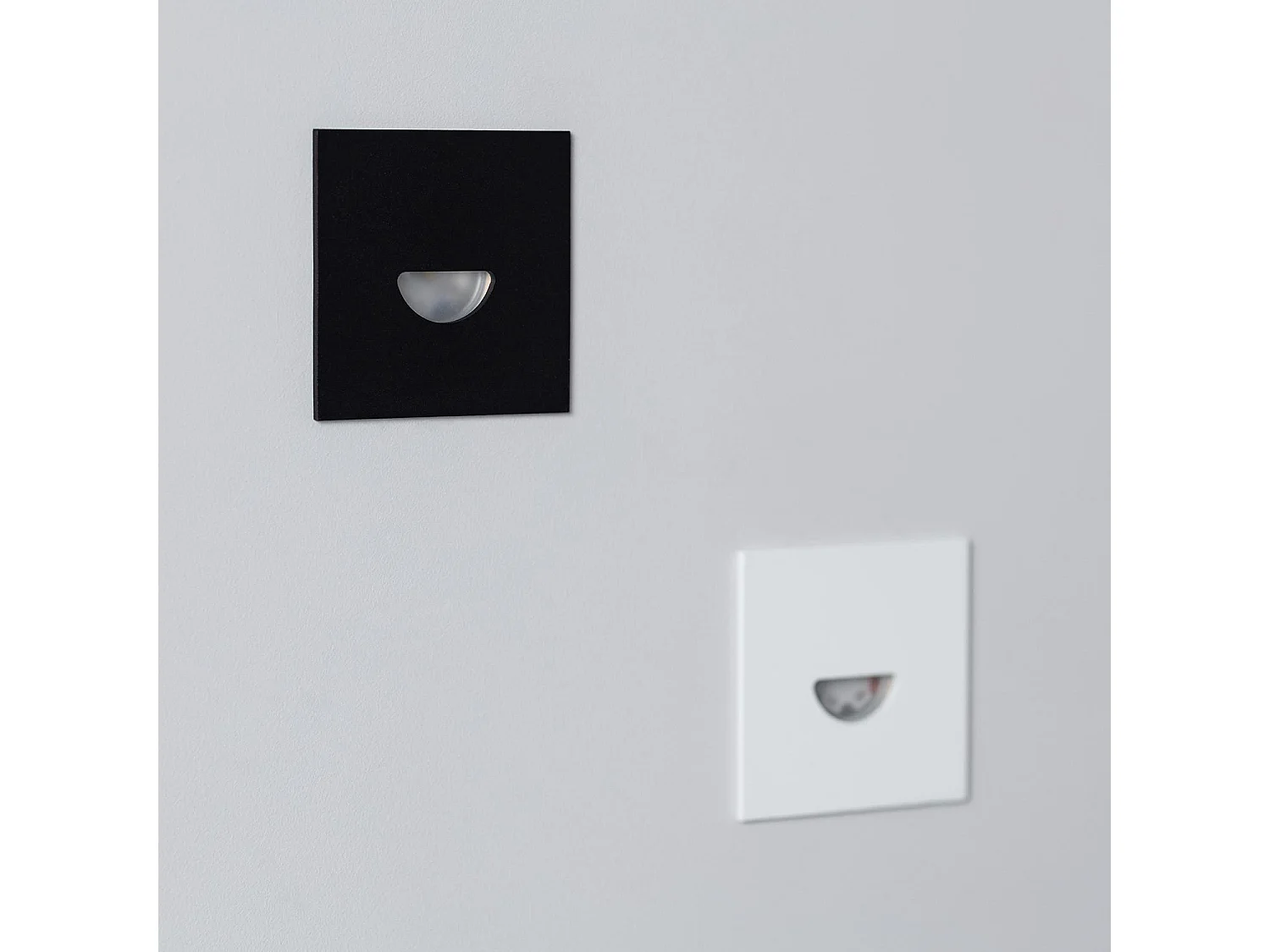 Balise LED Extérieure 2W Encastrable au Mur Carrée Guell Noire  4000K Blanc neutre