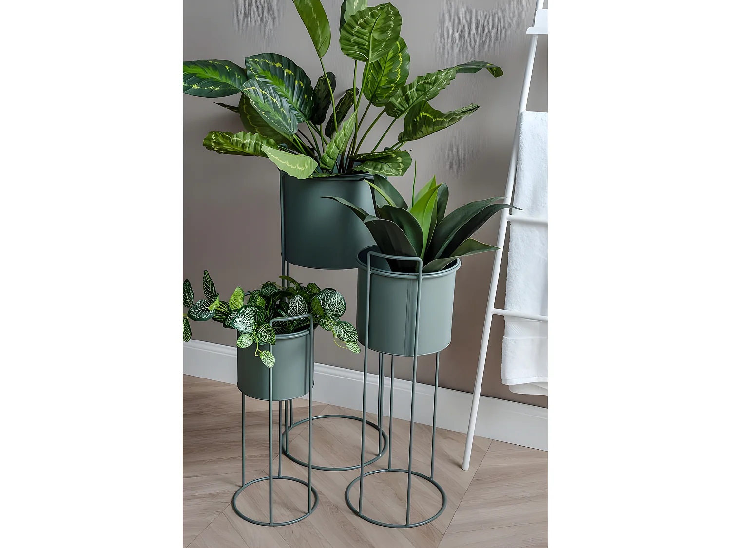 Set aus 3 runden Pflanzenhaltern aus Metall Essence
