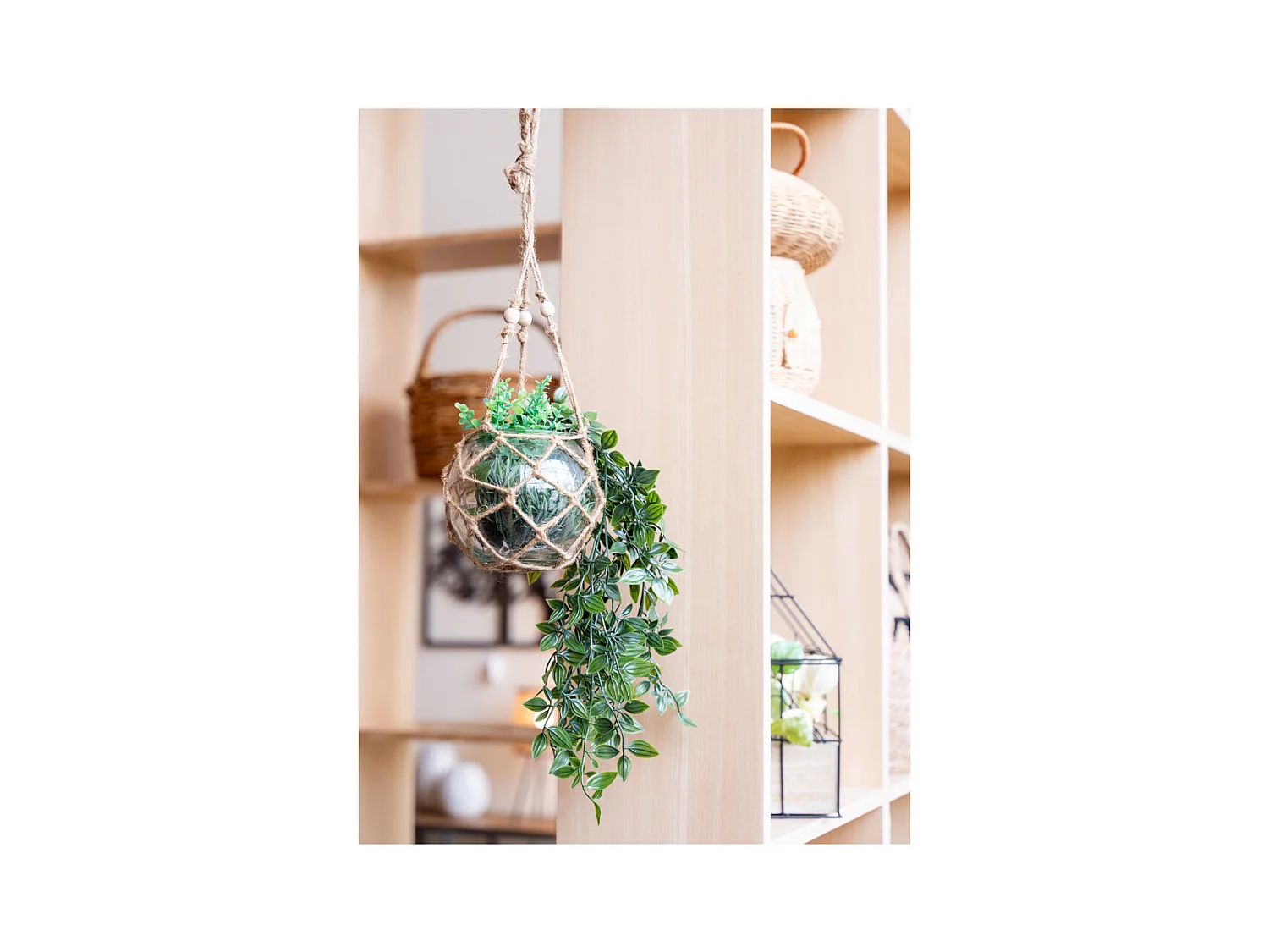 Makramee aus Glas und Seil