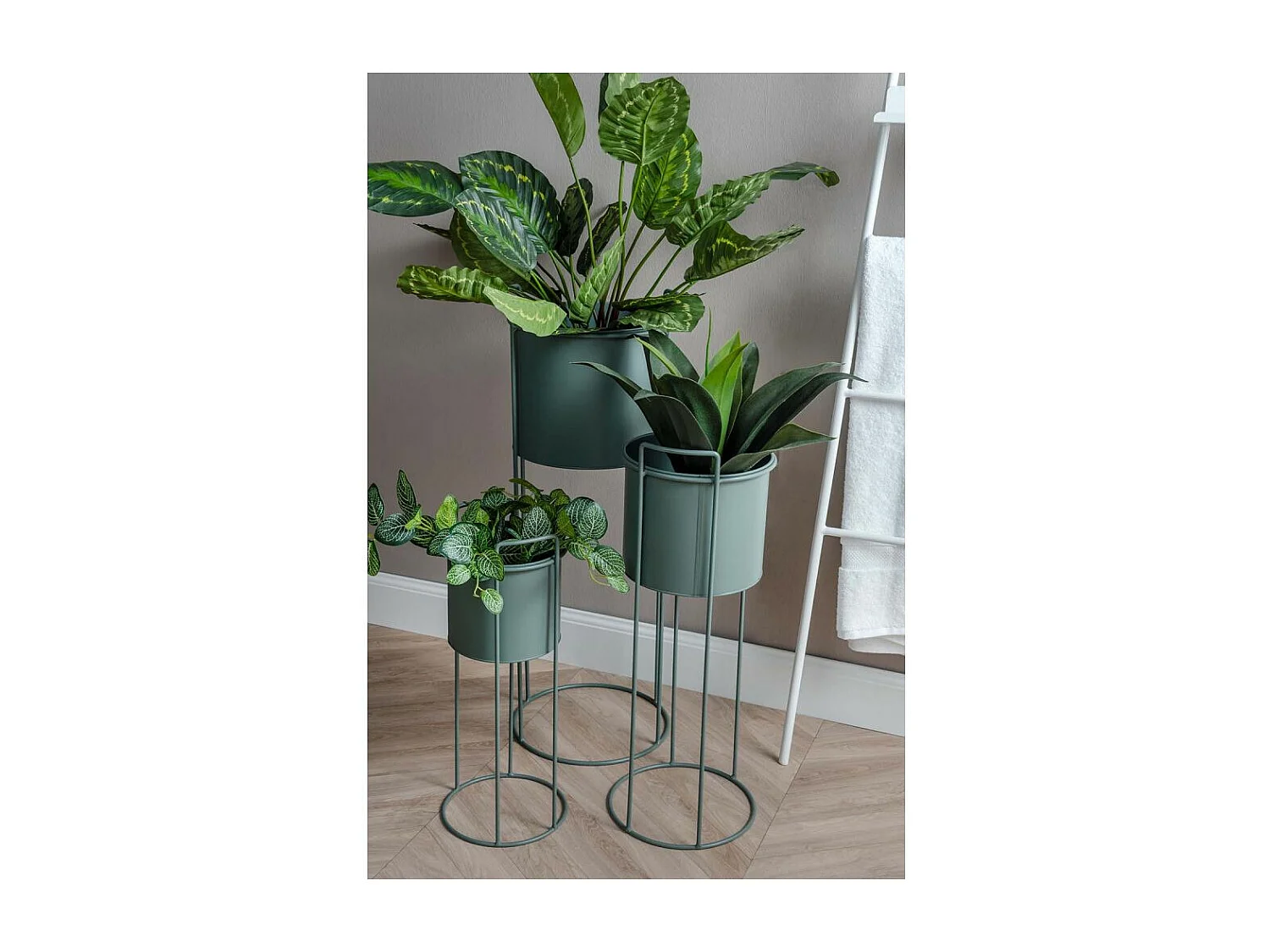 Set aus 3 runden Pflanzenhaltern aus Metall Essence