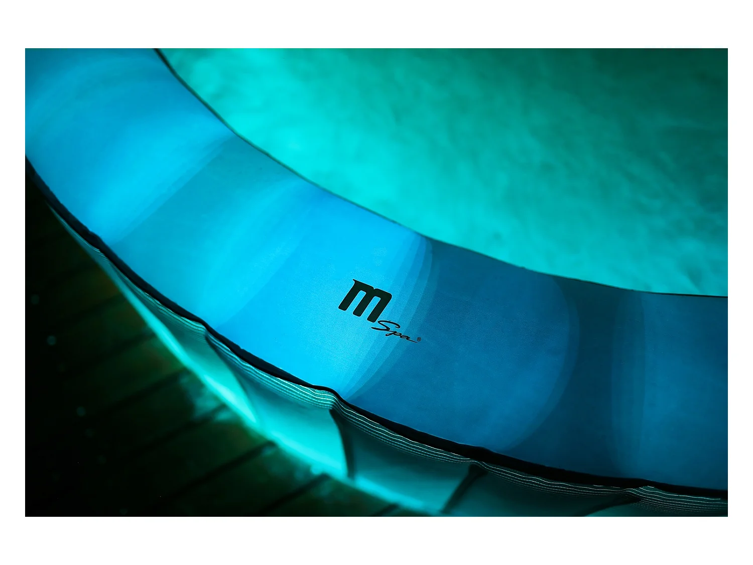 Spa gonflable LED 6 personnes MENORCA