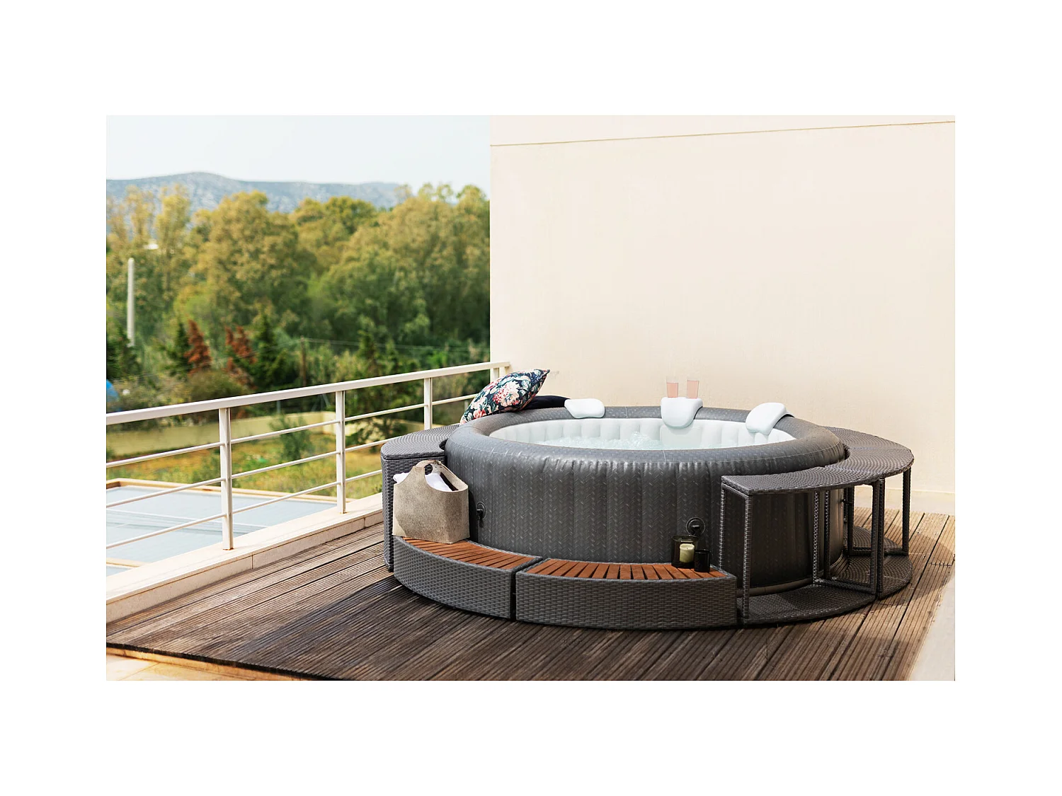 Spa insuflável redondo para 6 pessoas MINORCA - Relaxamento em família ou com amigos, 138 jatos, aquecimento rápido a 40°C