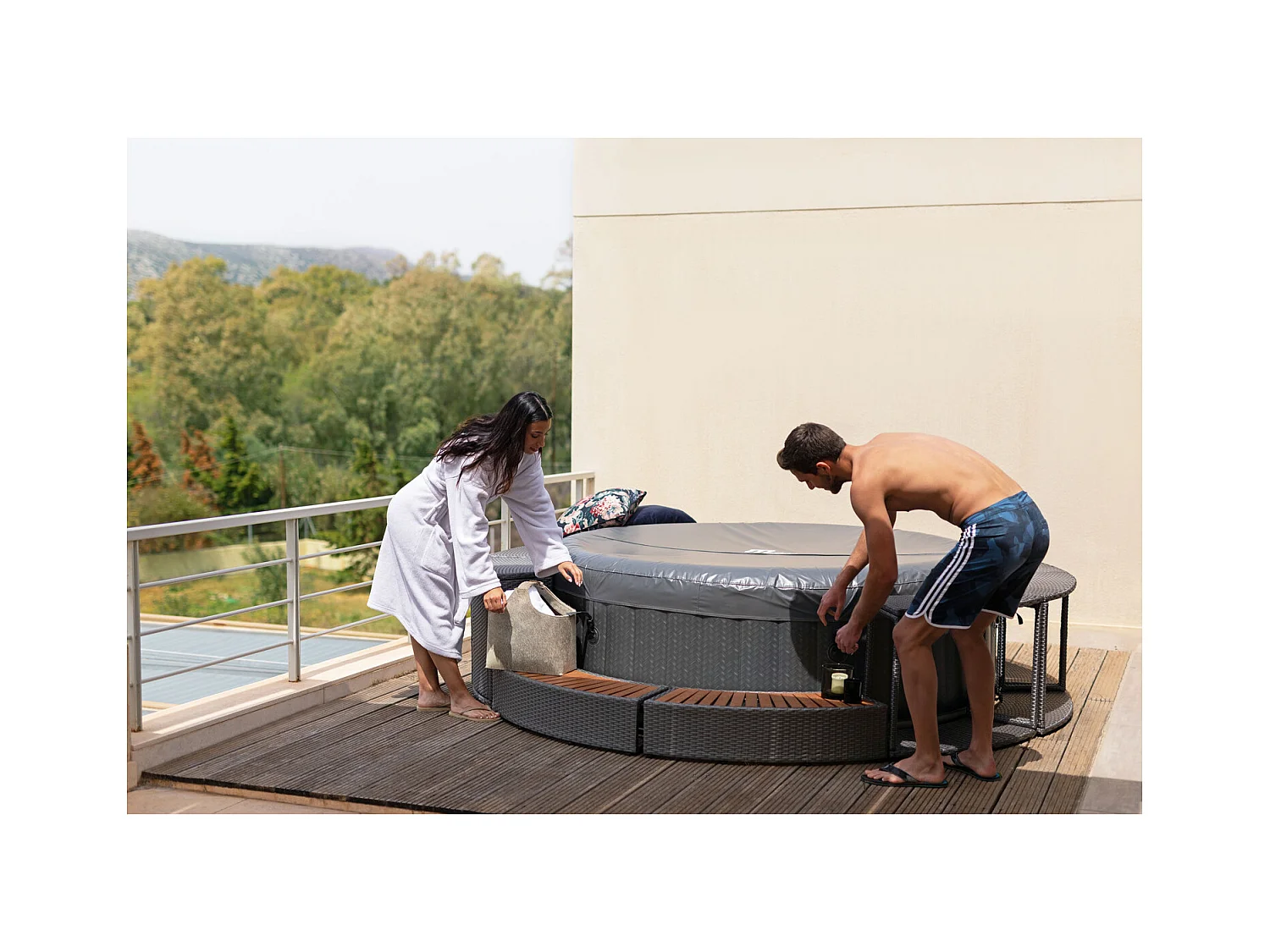 Spa insuflável redondo para 6 pessoas MINORCA - Relaxamento em família ou com amigos, 138 jatos, aquecimento rápido a 40°C