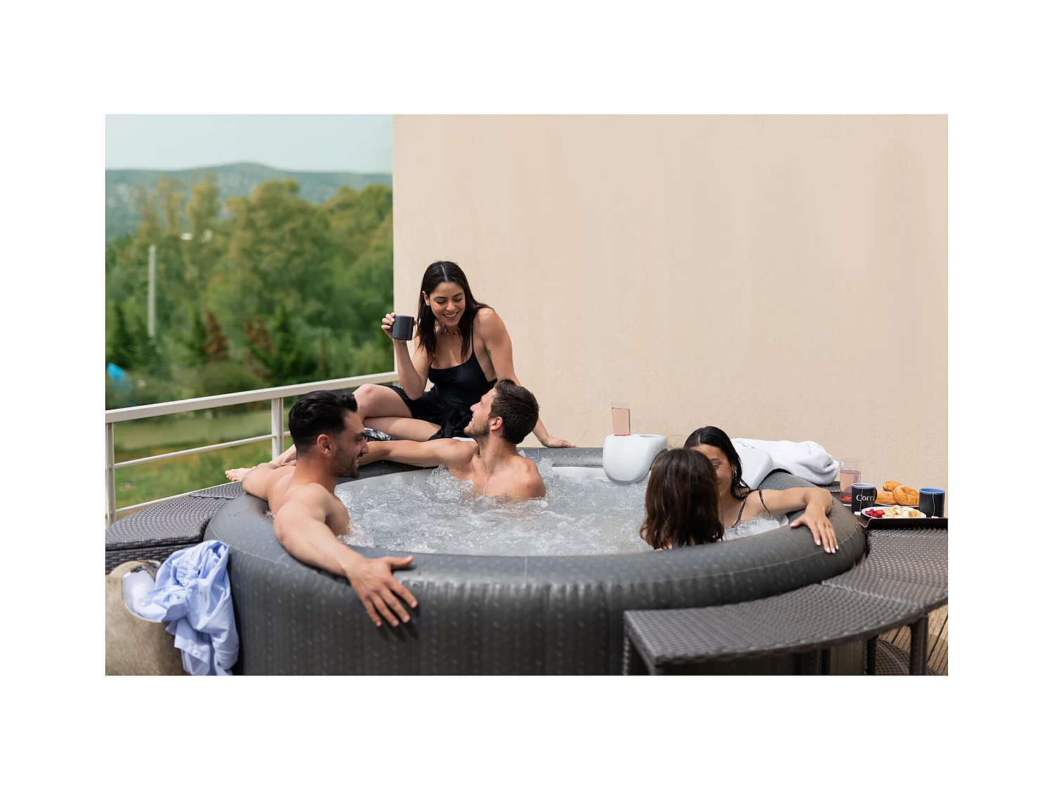 Spa insuflável redondo para 6 pessoas MINORCA - Relaxamento em família ou com amigos, 138 jatos, aquecimento rápido a 40°C