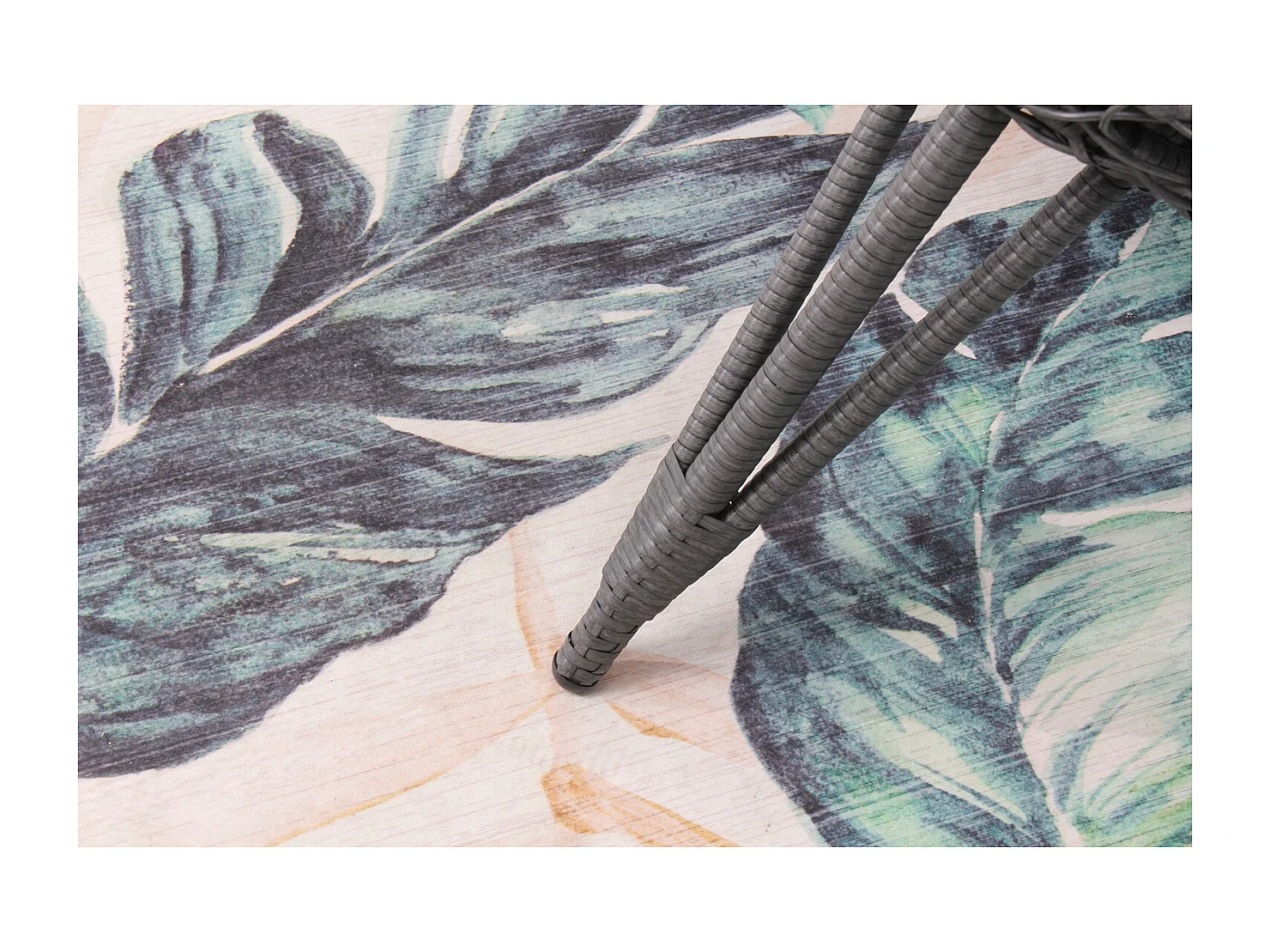 Fauteuil œuf sur pied en résine gris effet rotin JANE