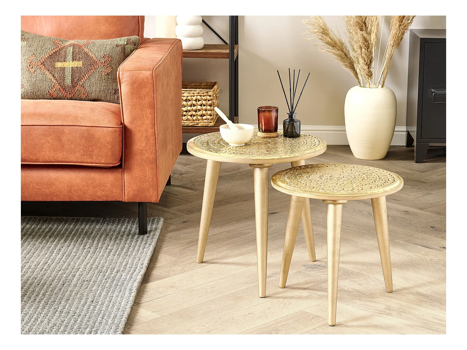 Lot de 2 tables d'appoint NARRA Bois de manguier Doré