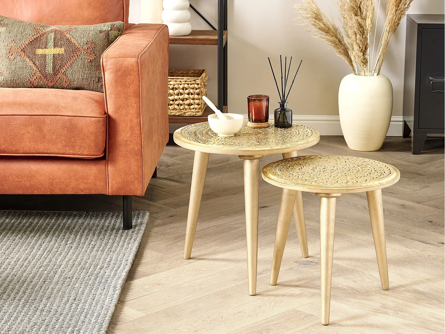 Set van 2 bijzettafels NARRA Mangohout Goud