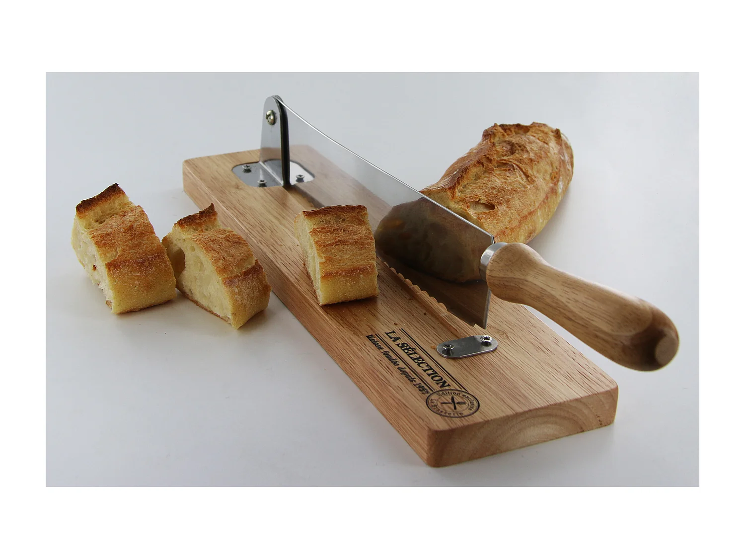 Brotschneidemaschine aus Holz und Edelstahl