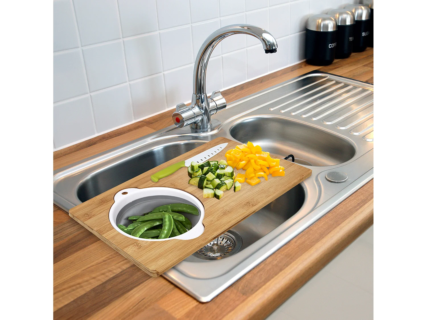 Planche A Decouper Bambou Passoire Integree Marron, Gris