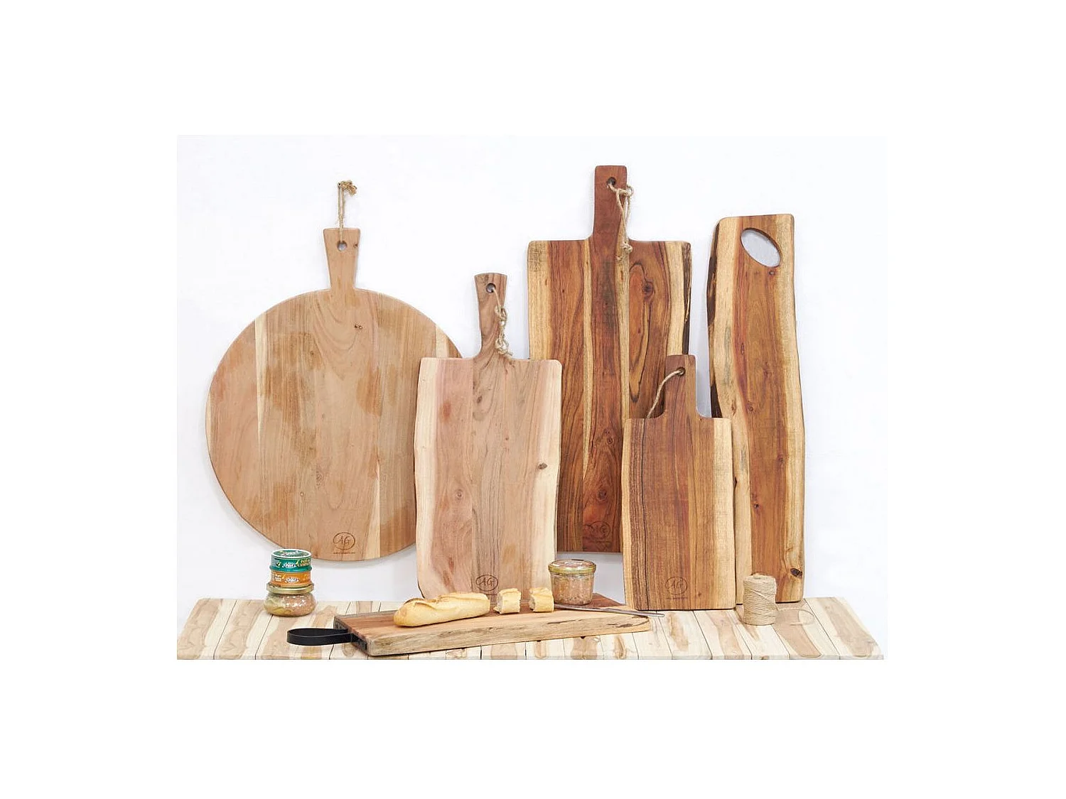 Planche à découper longue en acacia