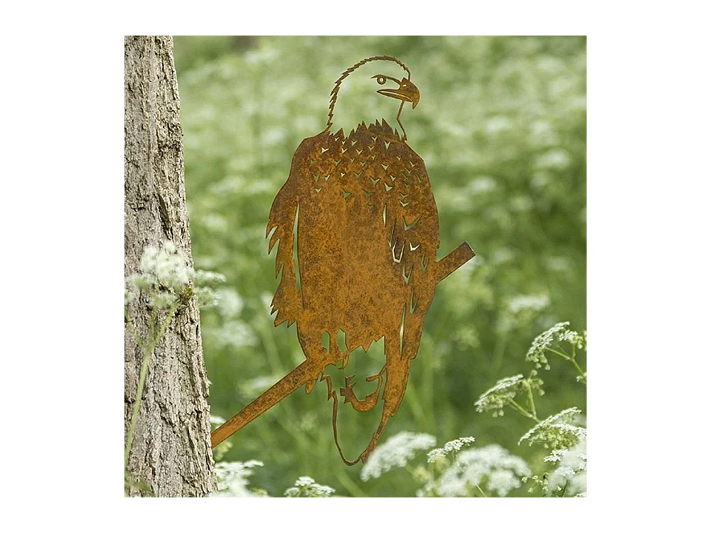 Oiseau sur pique aigle en acier corten