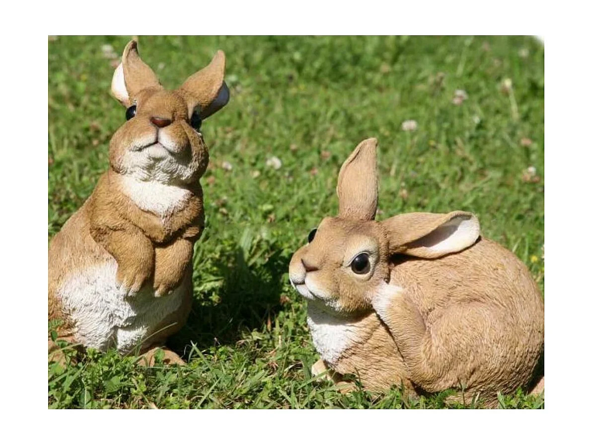 Lapin debout en résine 25.5 cm