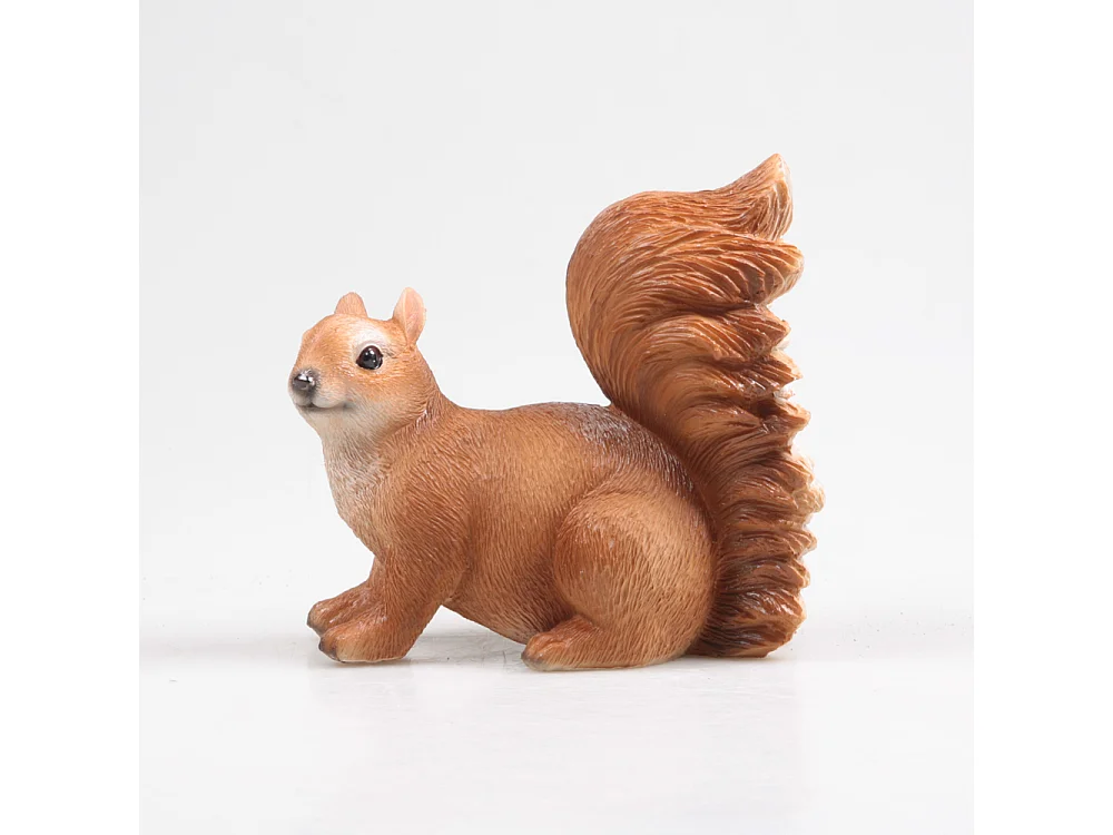 Divertente scoiattolo in resina a 4 zampe