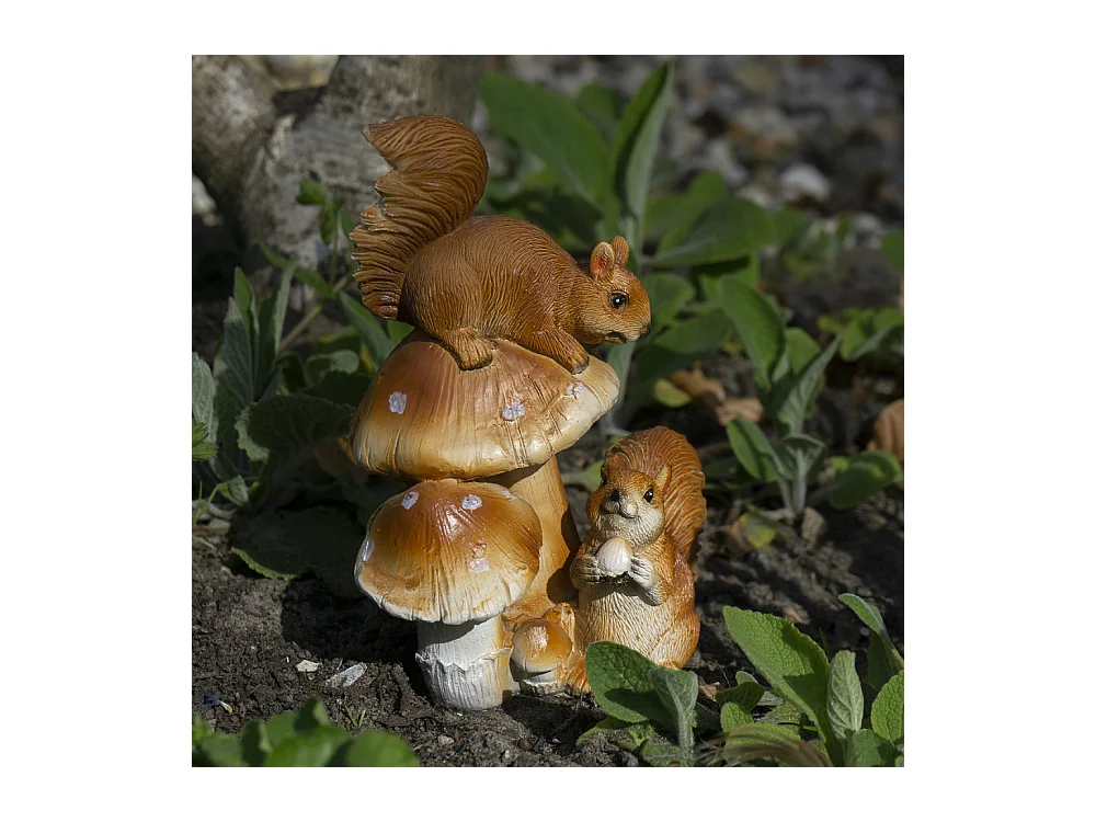 Ecureuil rigolo en résine Champignon