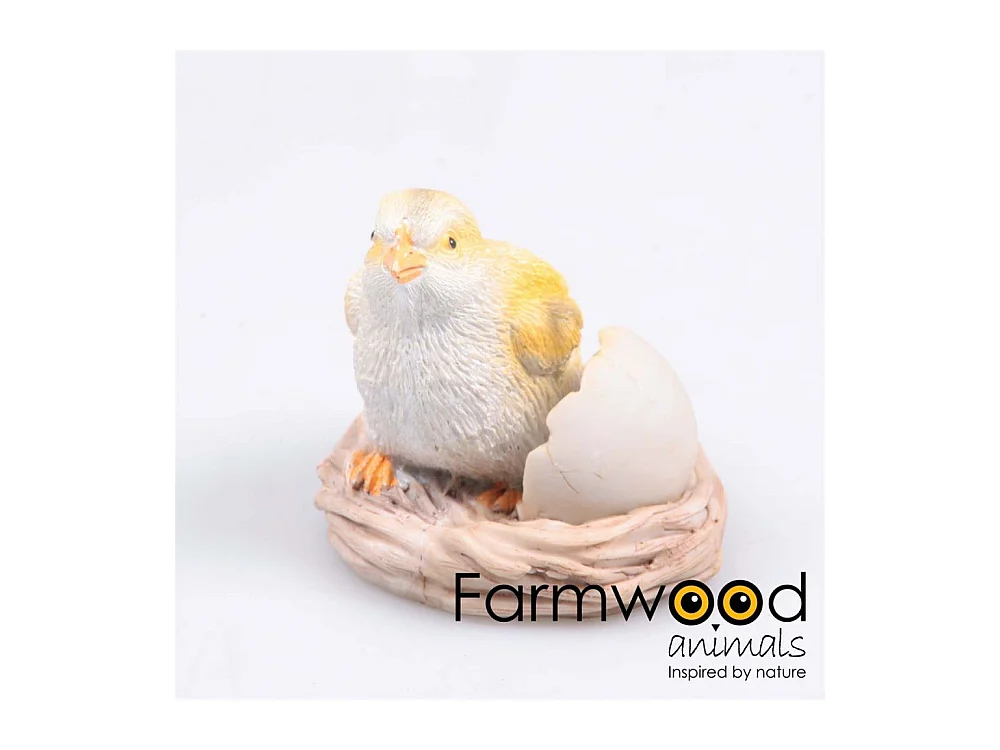 Poussin avec oeuf cassé en résine 10 x 9 x 11 cm