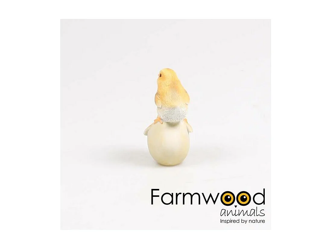 Poussins dans coquille en résine 10.5 x 7.5 x 13.5 cm