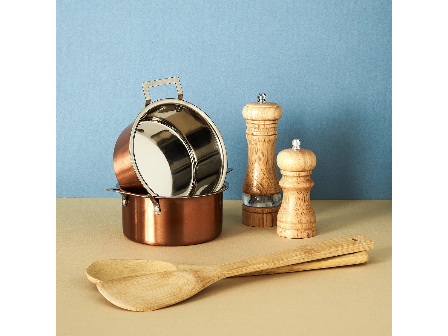 Petit Moulin A Poivre Et Sel En Bois Beige