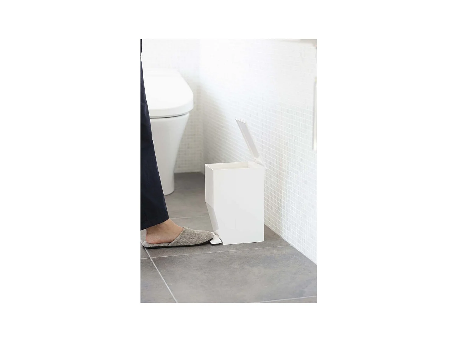 Cubo de basura moderno Torre