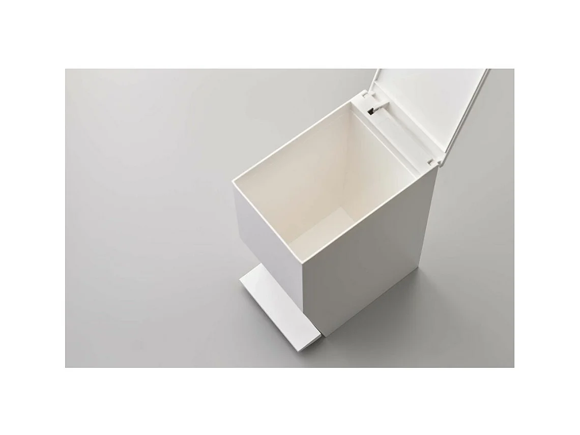 Cubo de basura moderno Torre