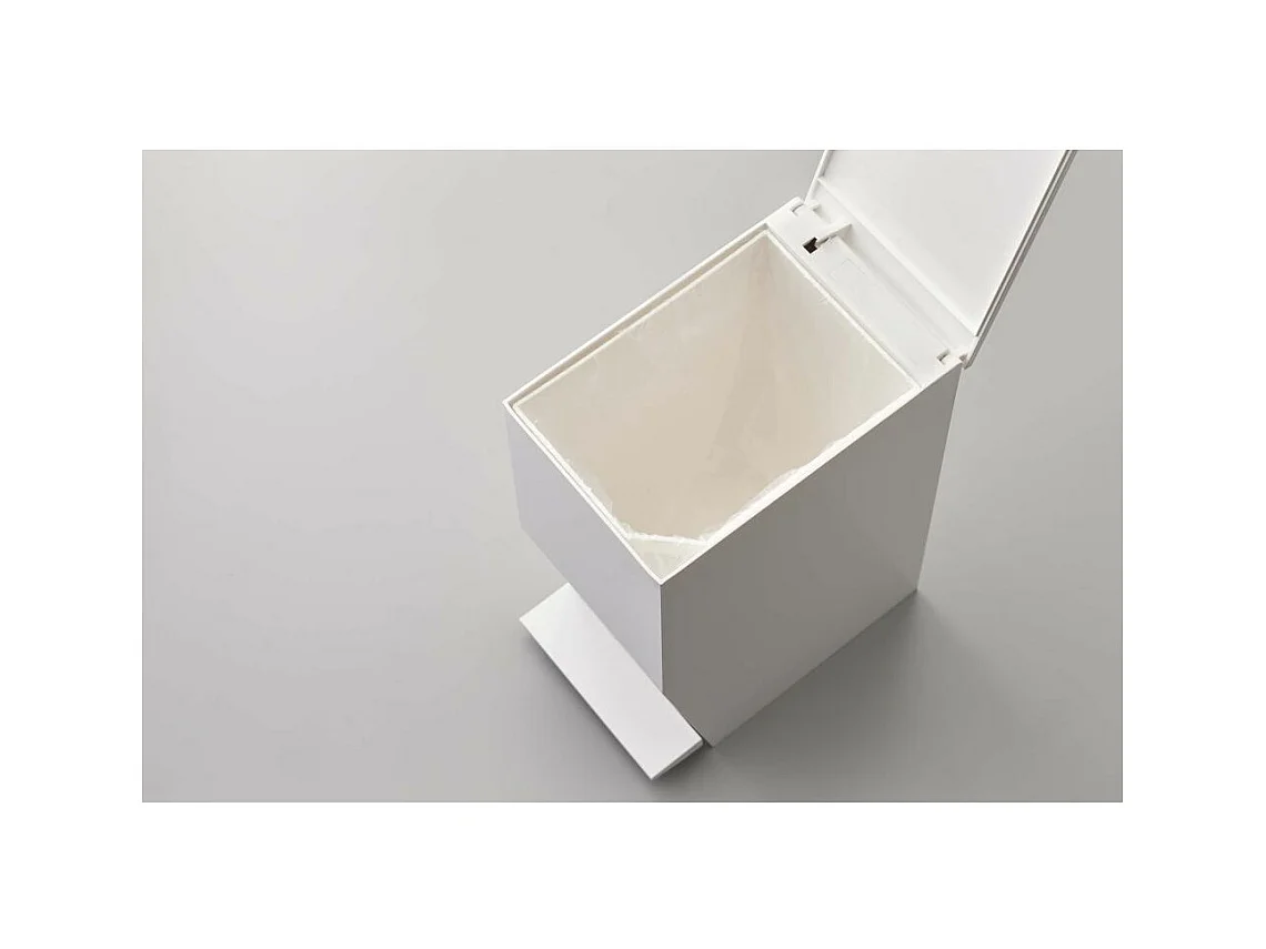 Cubo de basura moderno Torre