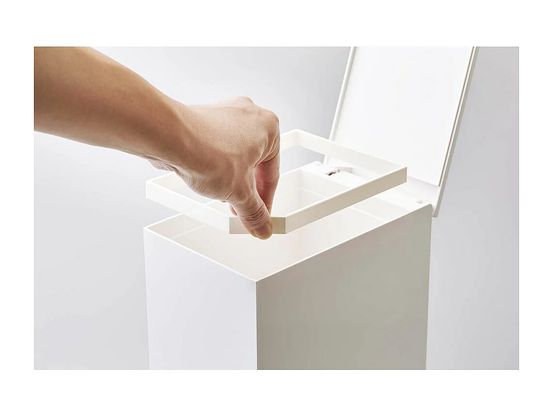 Moderner Badezimmer-Abfalleimer Tower