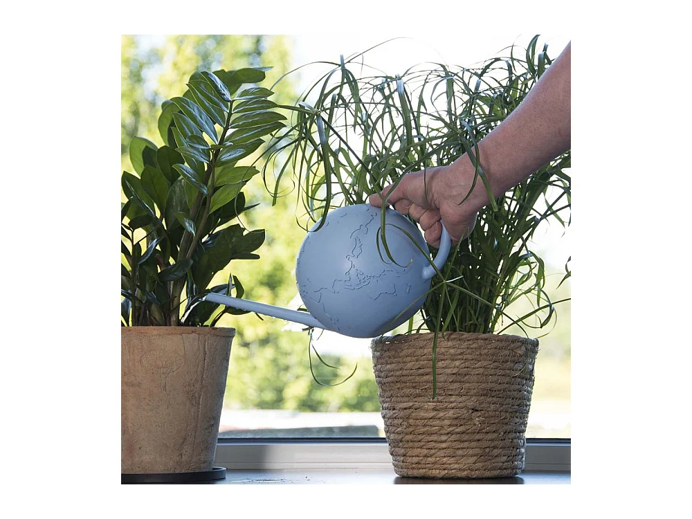 Regadera de plástico reciclado Globe