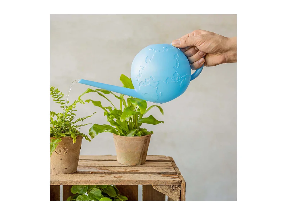 Regadera de plástico reciclado Globe