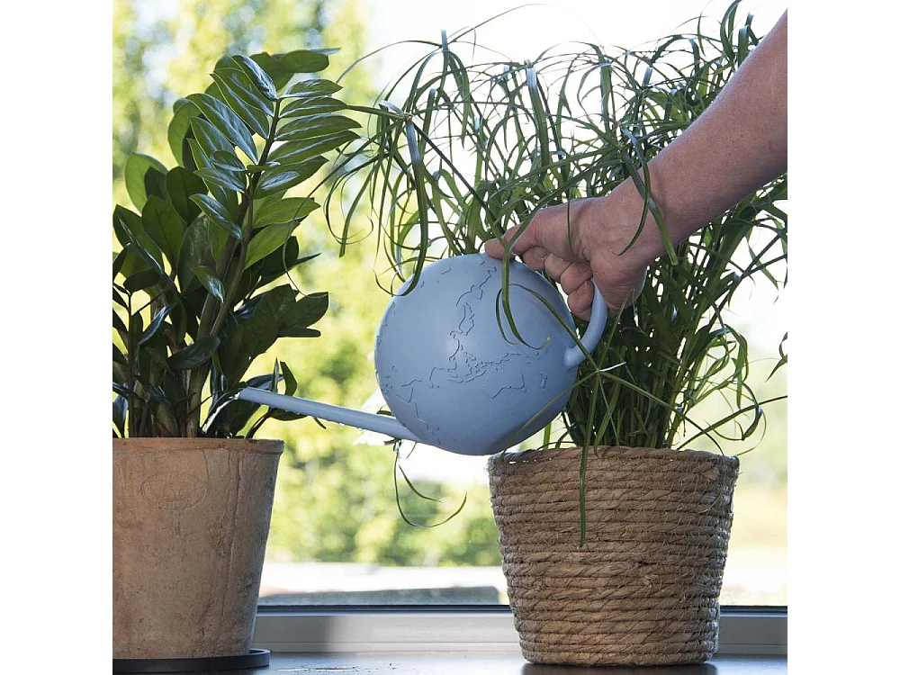 Gießkanne aus recyceltem Kunststoff Globus