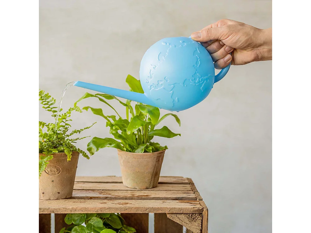 Gießkanne aus recyceltem Kunststoff Globus