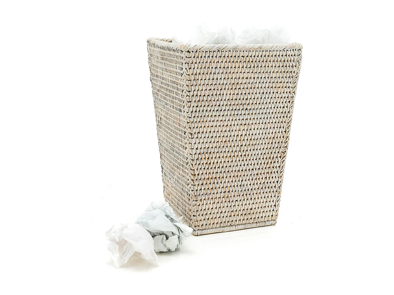 Corbeille à papier en rotin