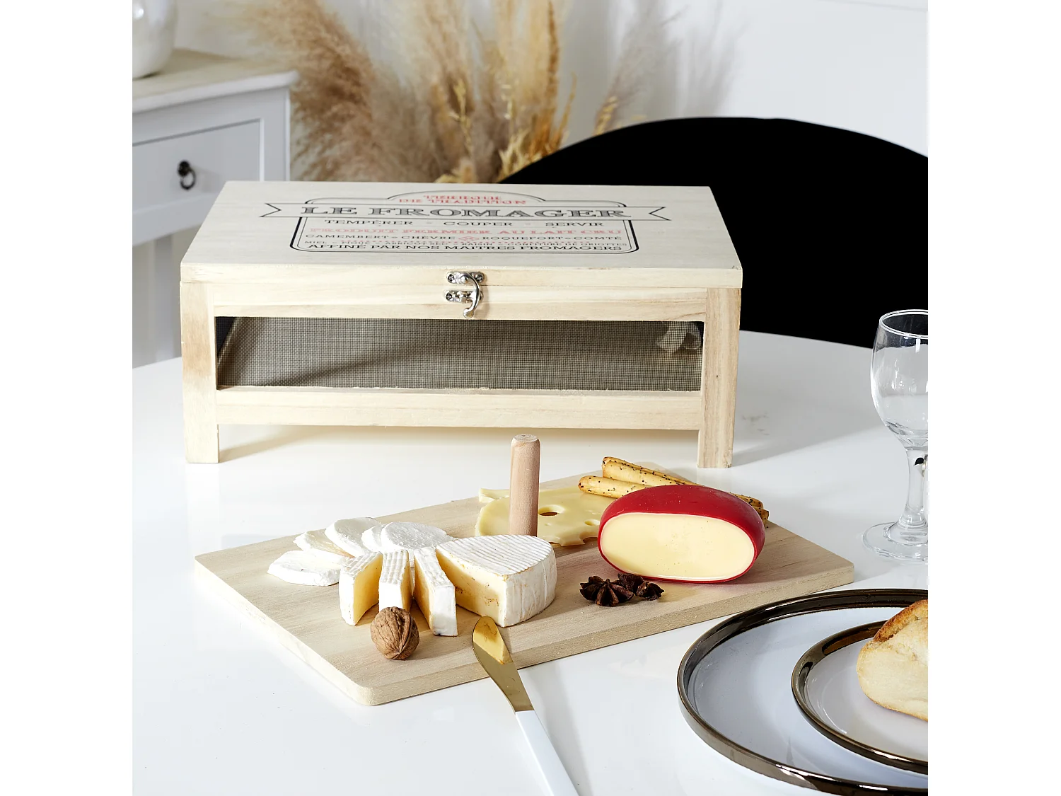 Käsekiste mit Serviertablett aus Holz