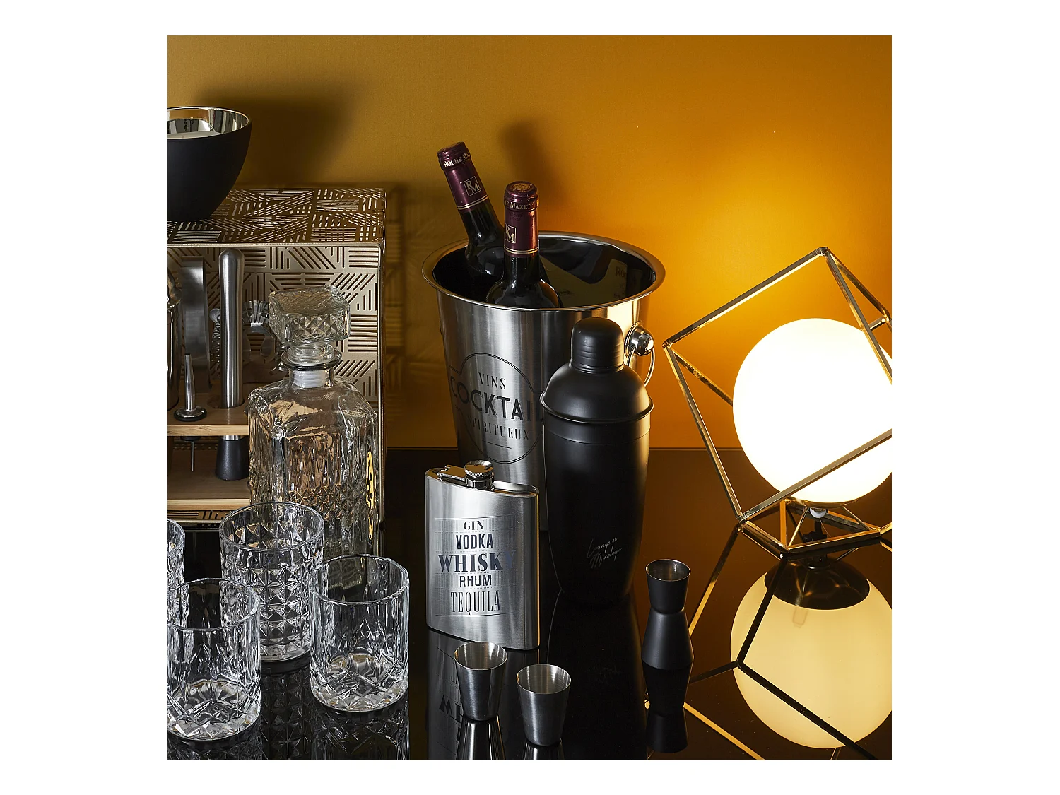 9fiole A Whisky Avec Shooter X2 Et Entonnoir