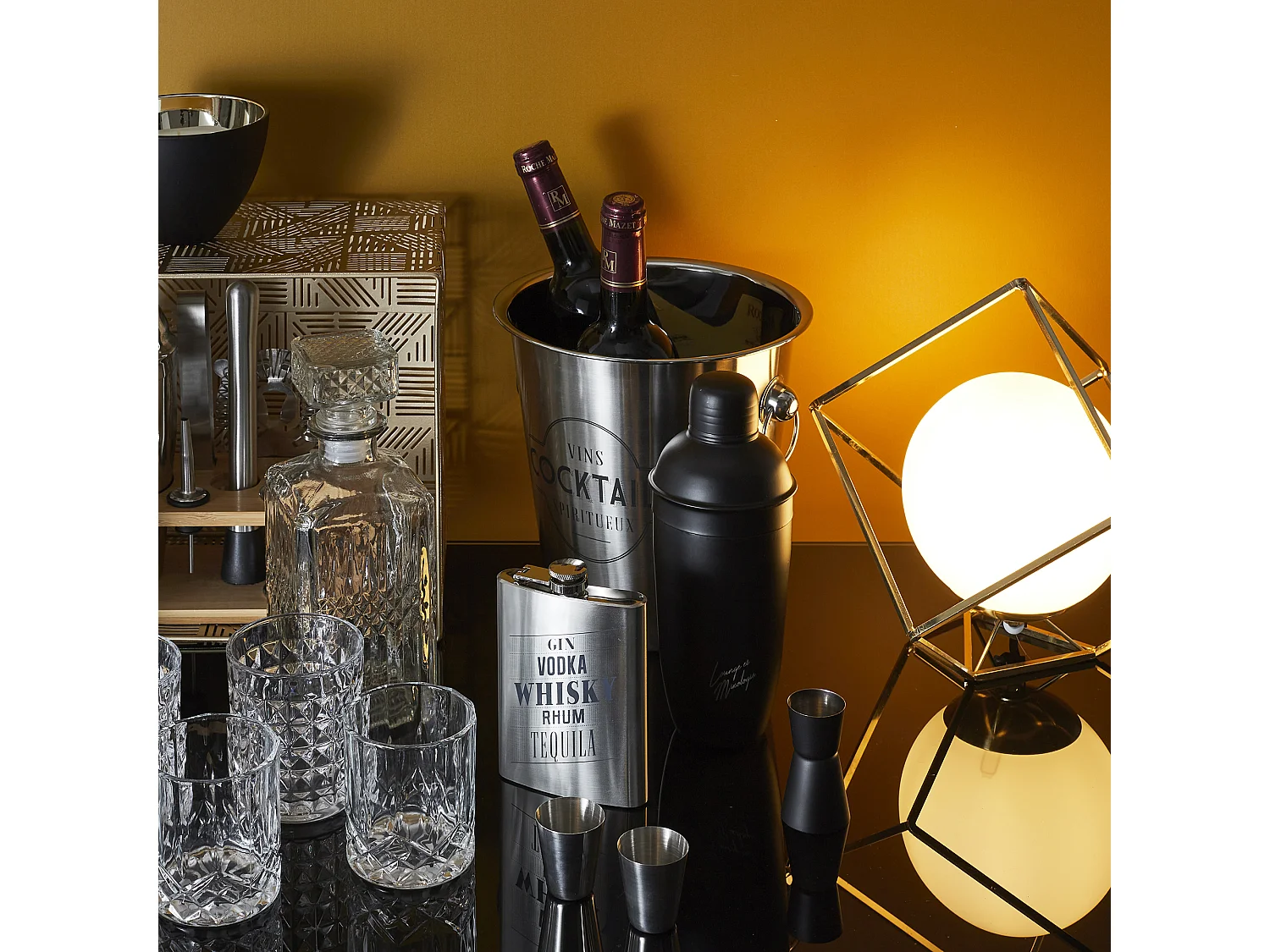 9fiole A Whisky Avec Shooter X2 Et Entonnoir