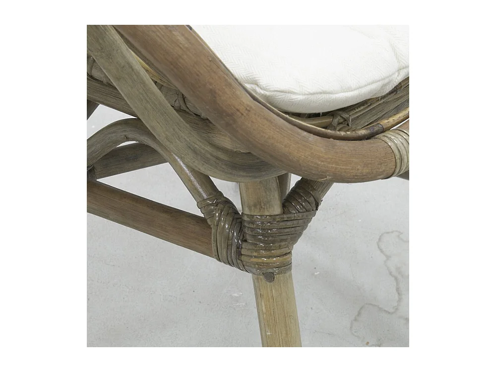 Fauteuil en rotin teinté gris