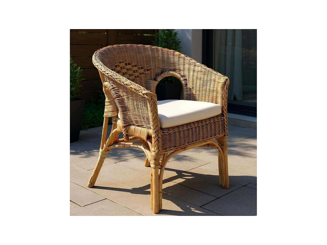 Fauteuil avec coussin en moelle de rotin Galep Avec coussin