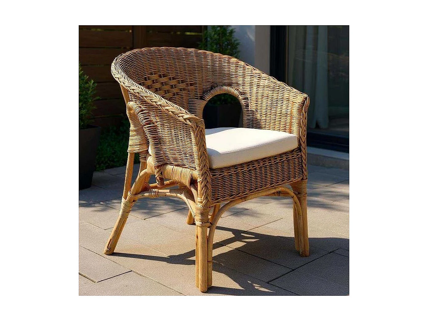 Fauteuil avec coussin en moelle de rotin Galep Avec coussin