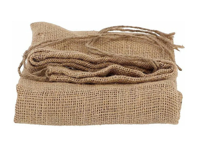 Überwinterungshülle für Pflanzen aus Naturfasern